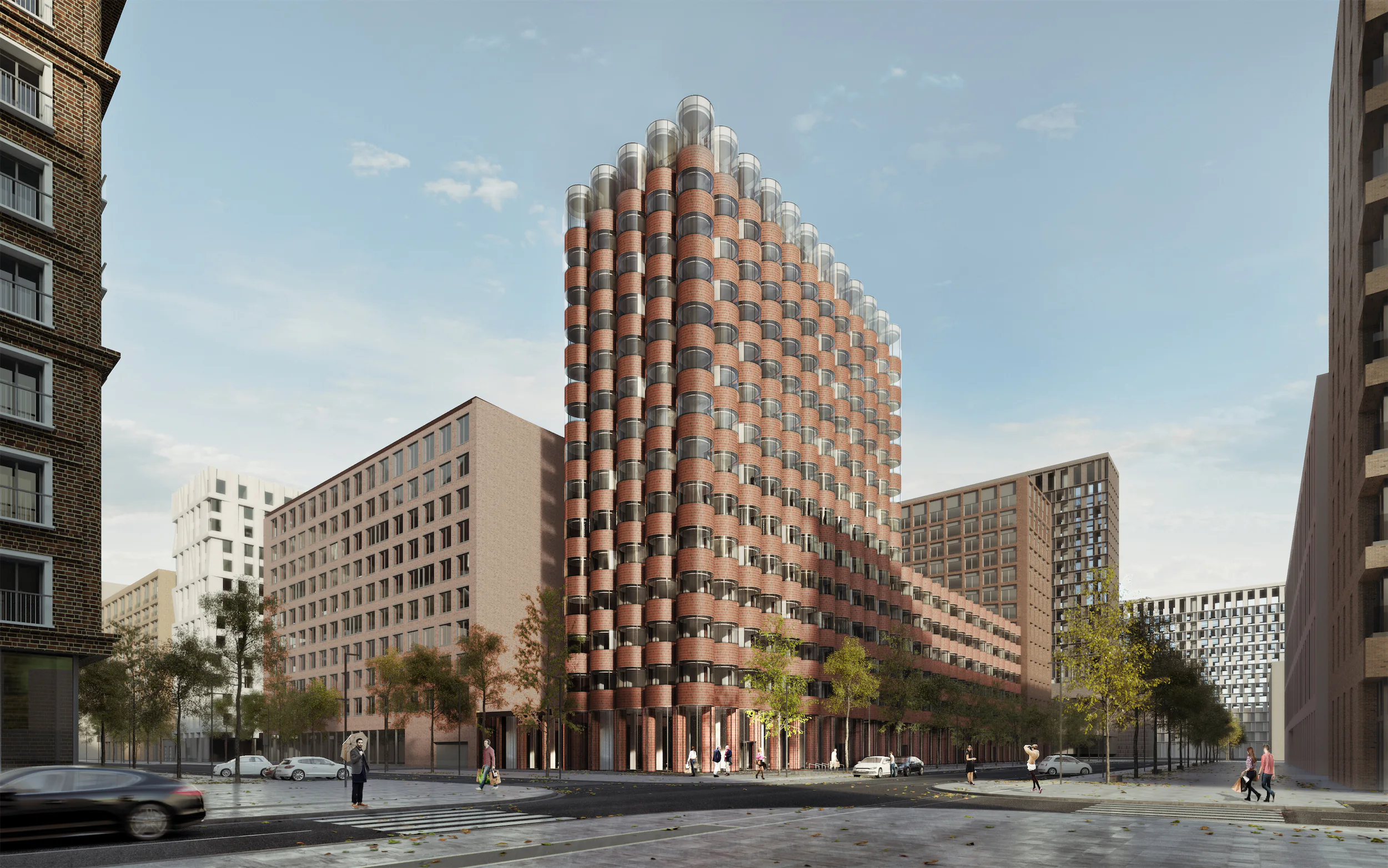 Многоэтажное здание с оригинальным фасадом с прямоугольными и квадратными окнами.